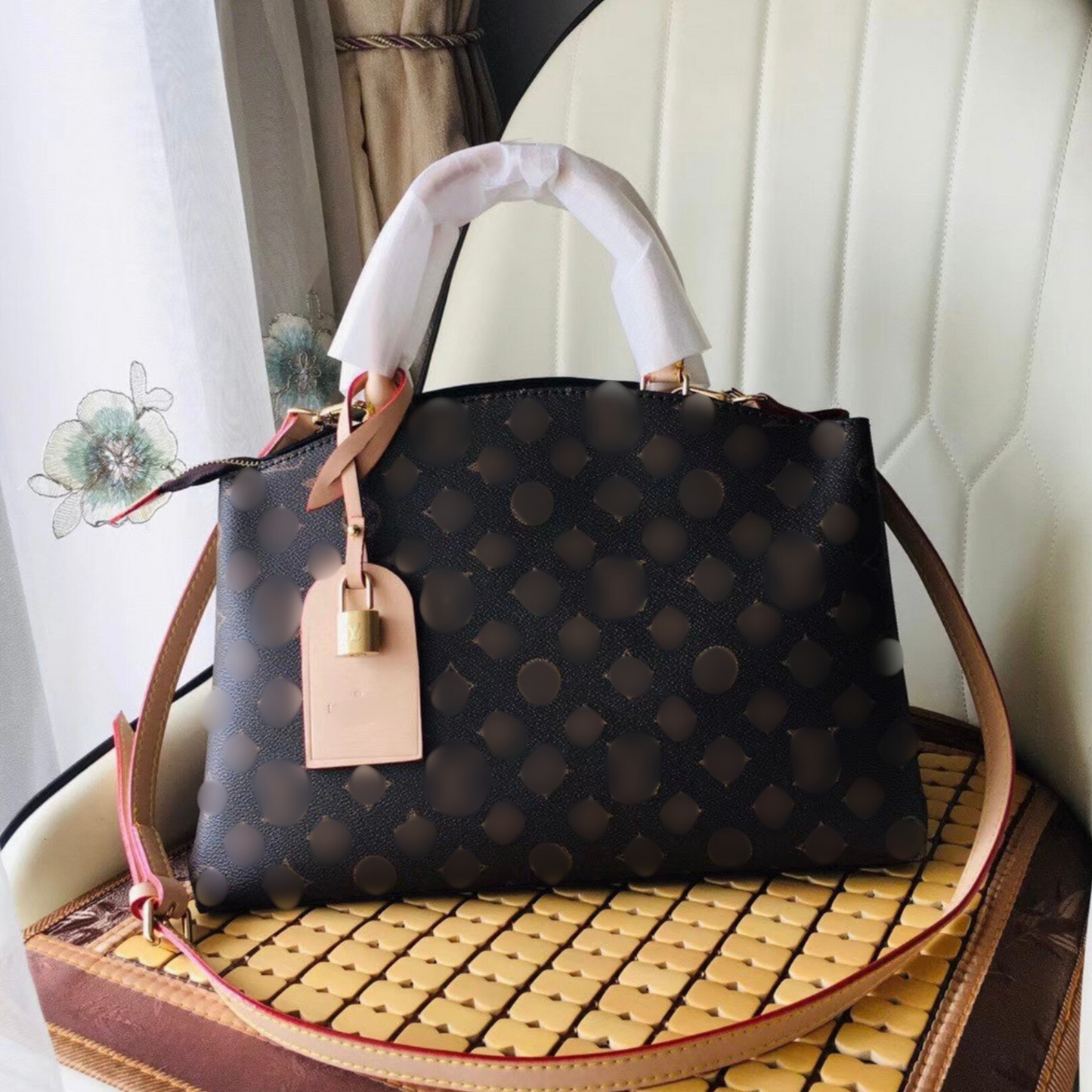 LV - SATCHEL 01