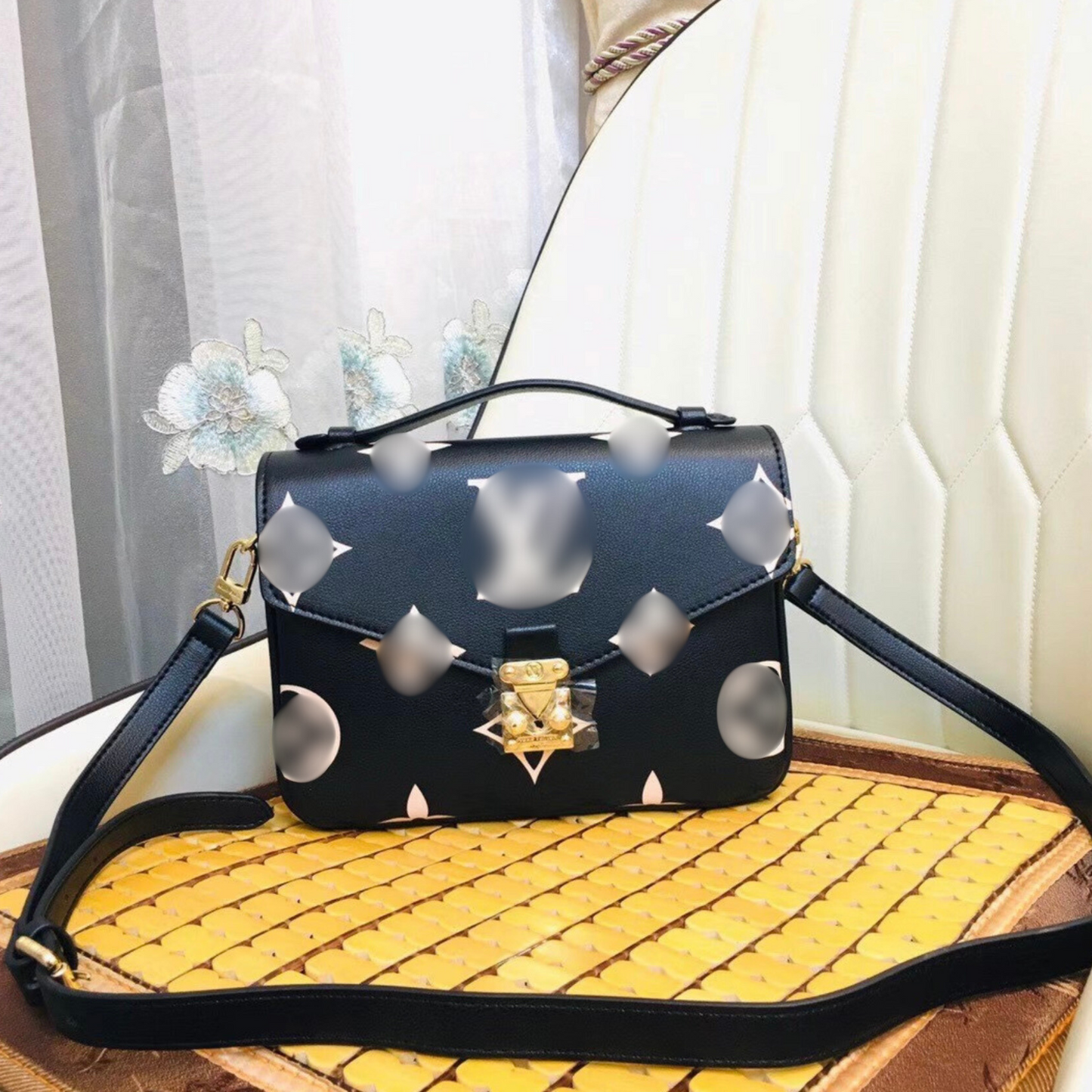 LV - CROSSBODY BAG 03