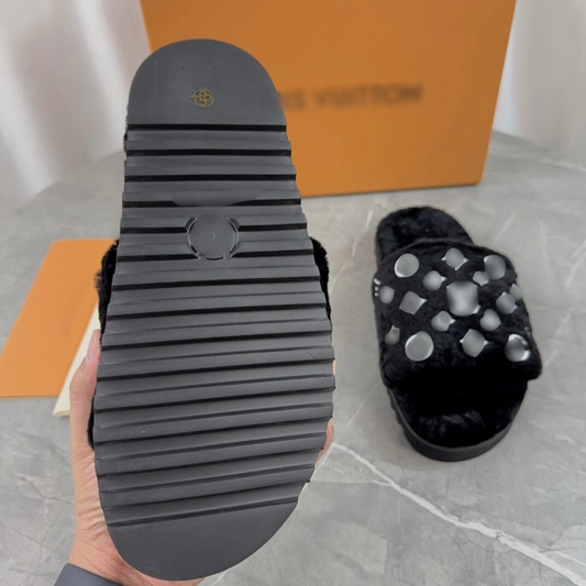 LV - SLIPPERS 01