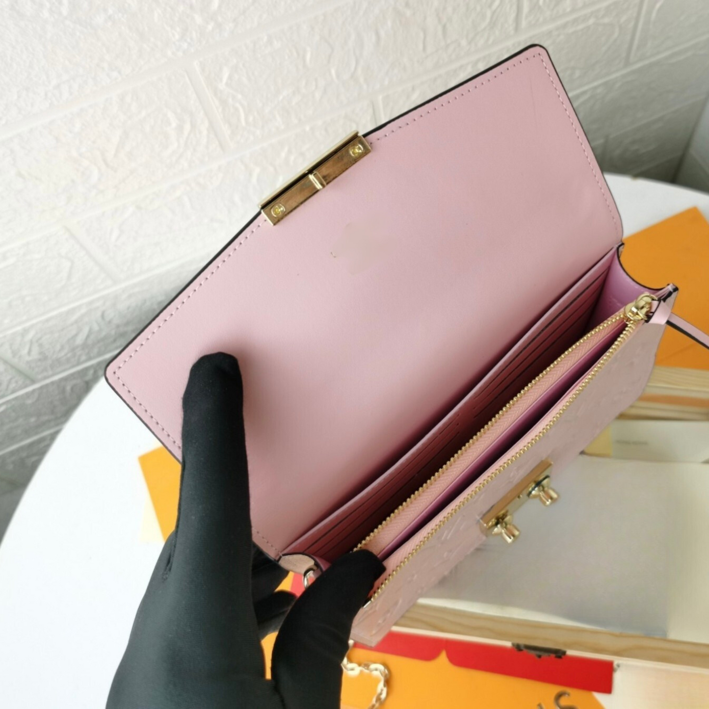 LV - CROSSBODY BAG 06