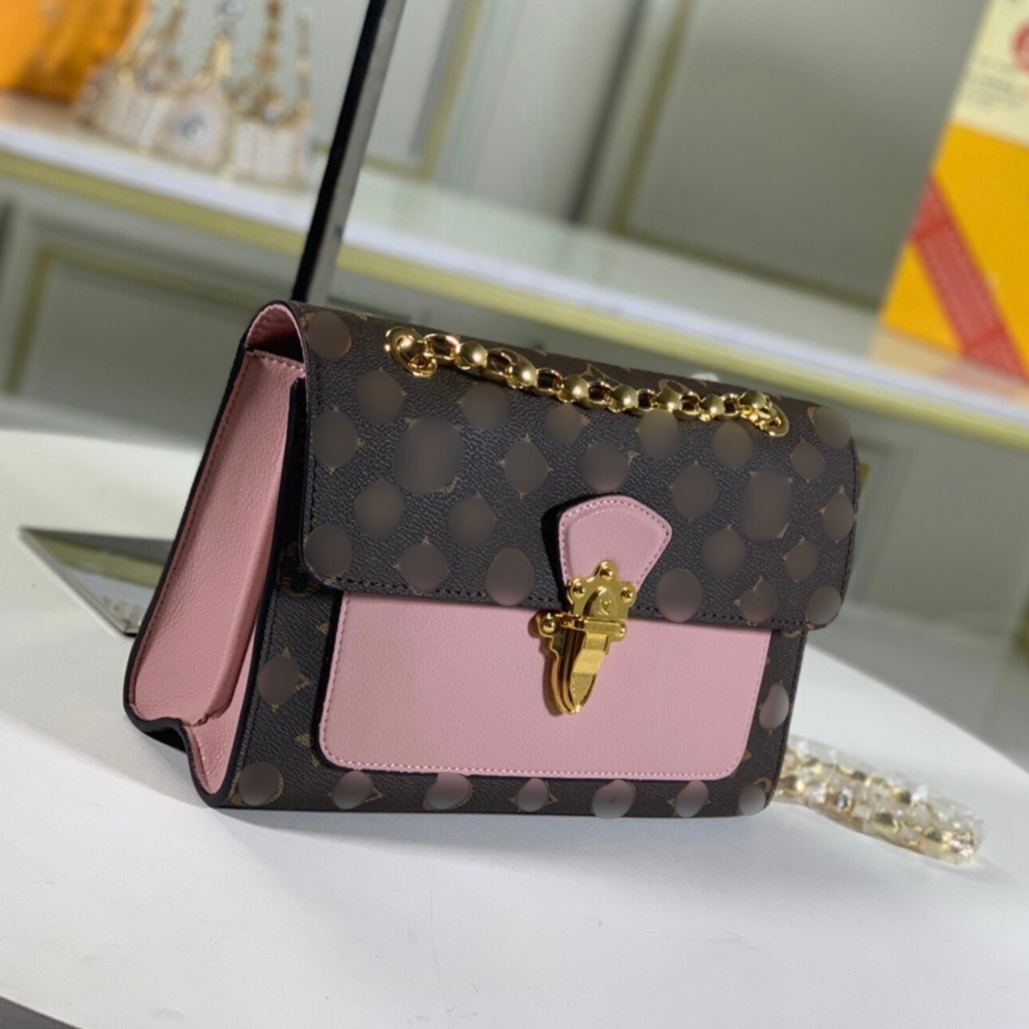 LV - CROSSBODY BAG 02