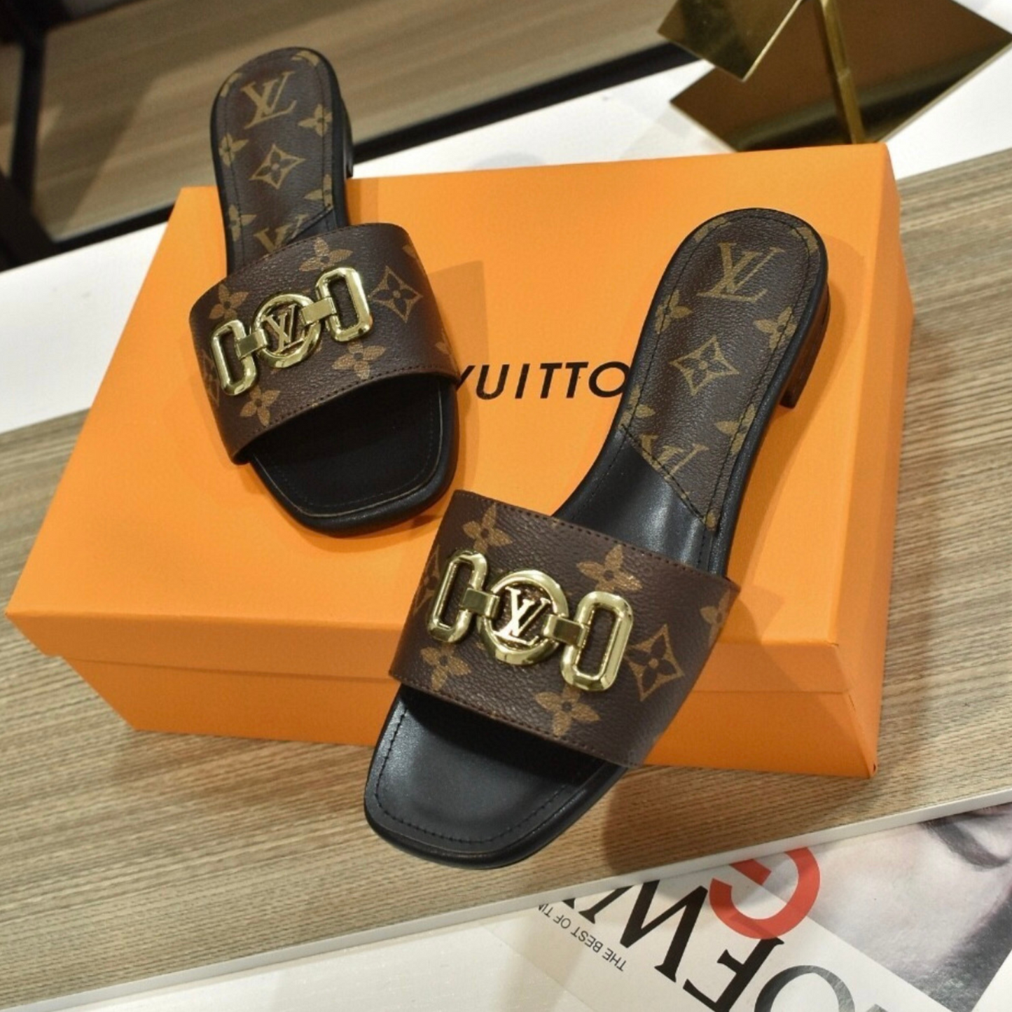 LV - SANDALS 01
