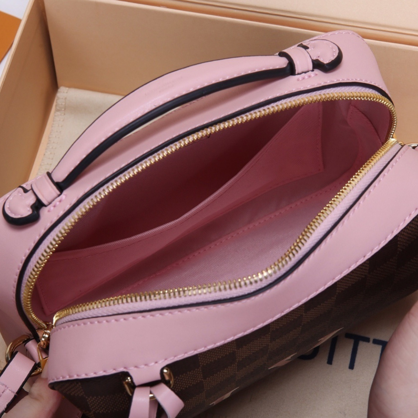 LV - CROSSBODY BAG 05