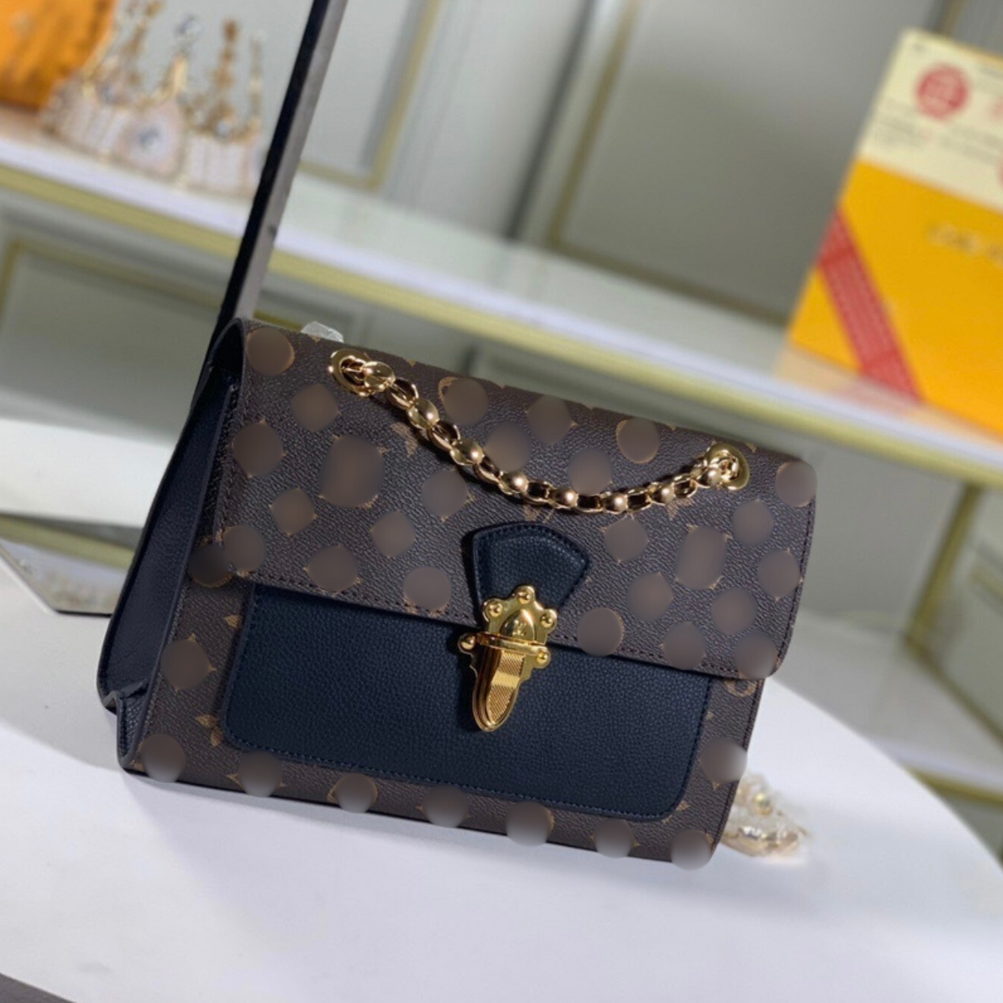 LV - CROSSBODY BAG 02