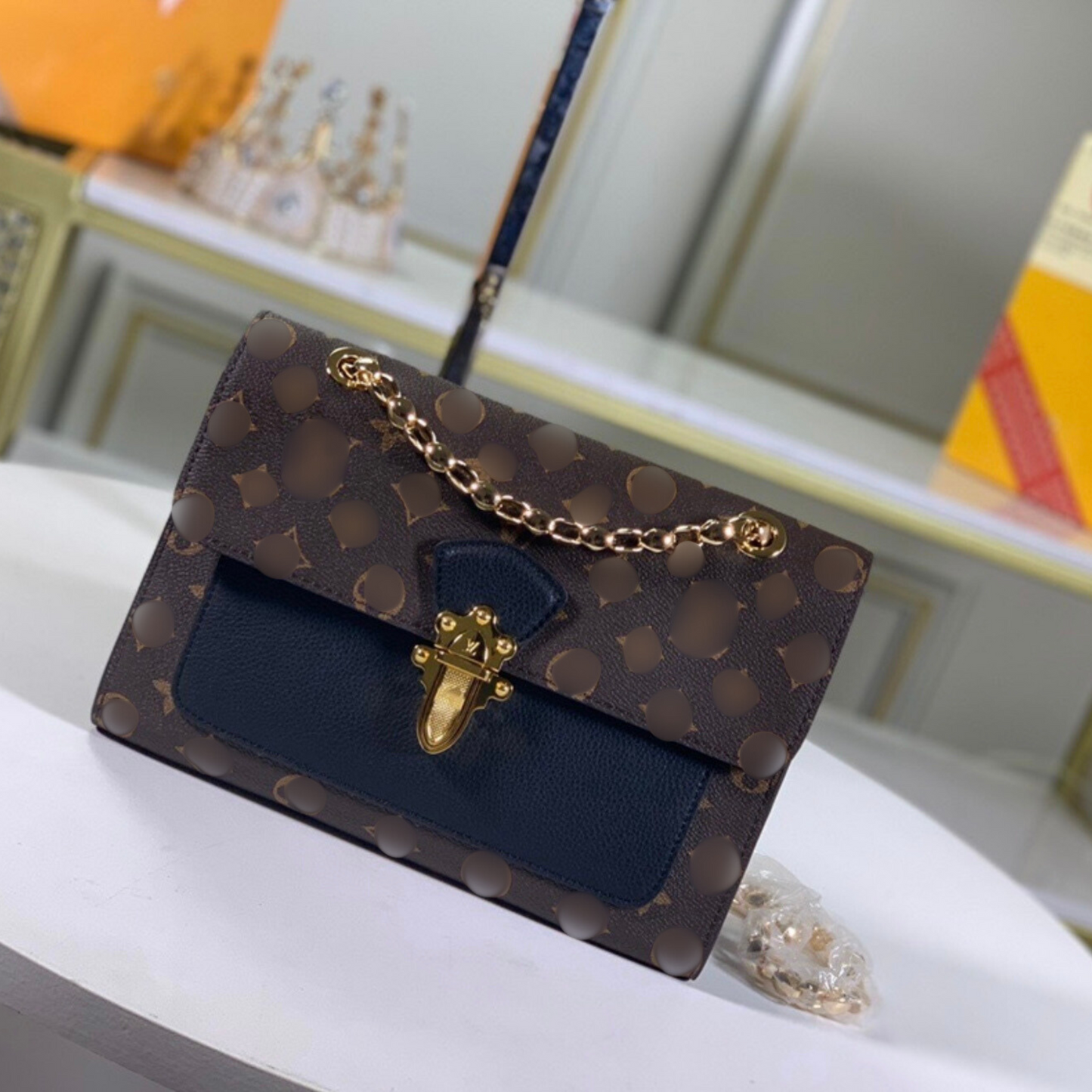 LV - CROSSBODY BAG 02