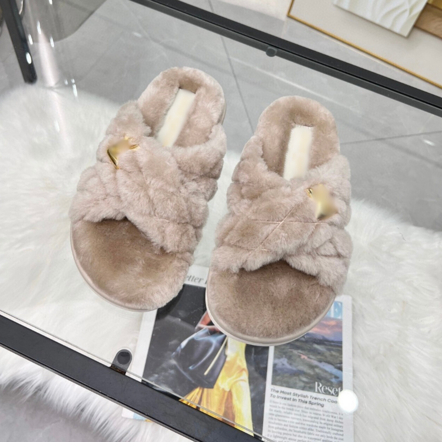 LV - SLIPPERS 02
